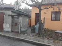 Отремонтированный дом для продажи в Софии