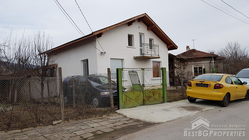 Отремонтированный дом для продажи недалеко от Ботевграда