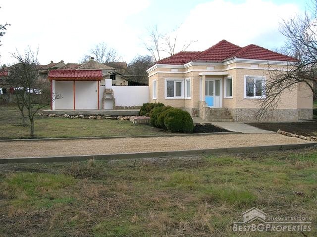 Отремонтированный дом для продажи недалеко от Добрич