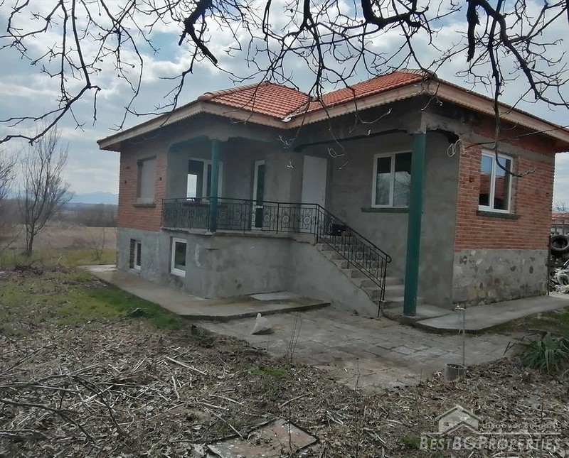 Продажа отремонтированного дома недалеко от Пловдива