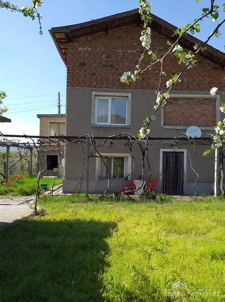 Сельский дом для продажи недалеко от Благоевграда