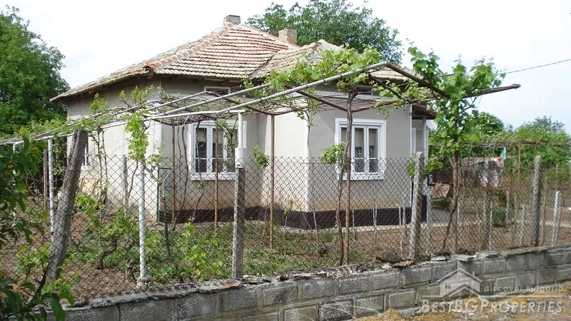 Сельский дом для продажи недалеко от Генерала Тошево