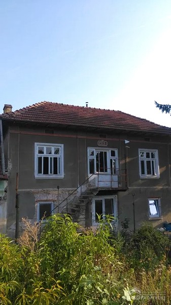 Сельский дом на продажу недалеко от Велико Тырново