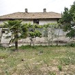 Сельская недвижимость для продажи в 7 км от Петрича