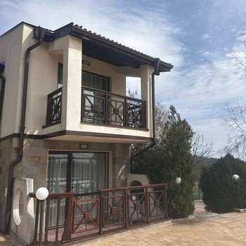 Таунхаус на продажу недалеко от Солнечного Берега