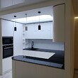 Продается трехкомнатная квартира на Золотых Песках