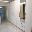 Продается трехкомнатная квартира на Золотых Песках
