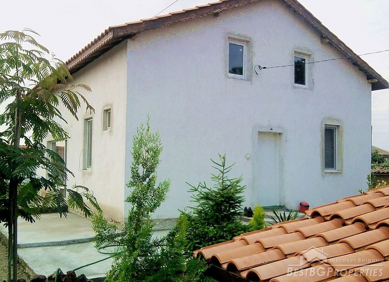 Два дома для продажи недалеко от Пловдива