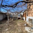 Продаются два дома с общим двором недалеко от Пазарджика