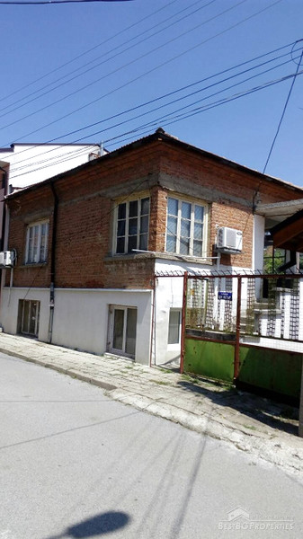 Двухэтажный дом для продажи в Ямболе