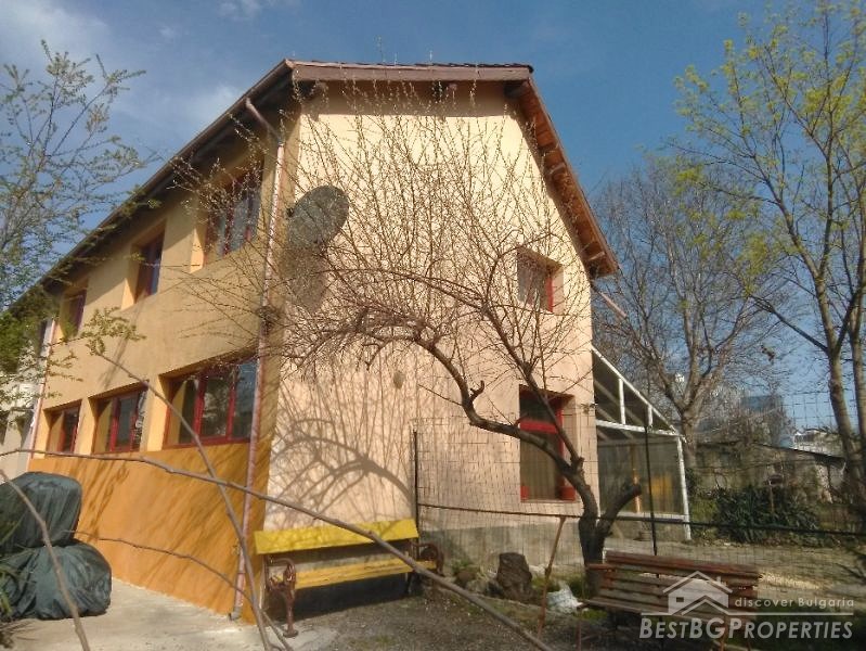 Двухэтажный дом в Варне