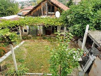 Продается загородный дом у подножия горы