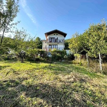 Дома в Перник