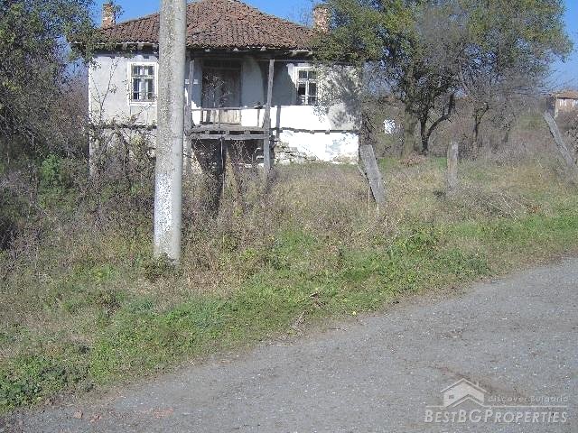 Старый дом для продажи возле Средец
