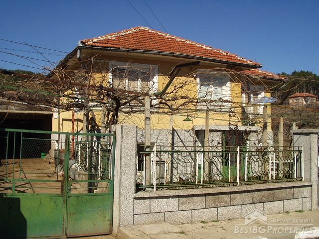 Дом в деревне района Сливена