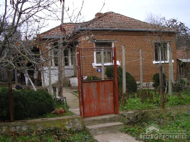 Дом в конце деревни возле Елхово