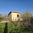 Сельский дом с большим участком земли на окраине деревни недалеко от Burgas.