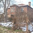 Большой кирпичный собственности вблизи горных Strandzha