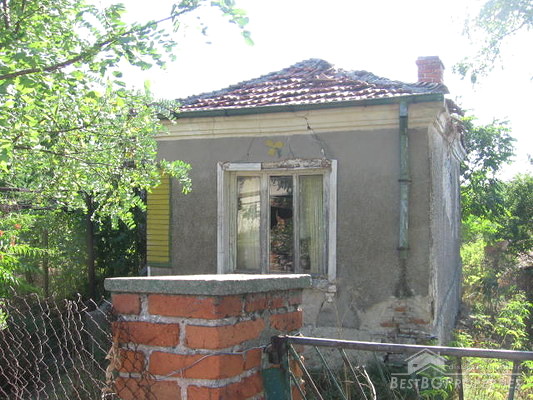 Один дом яруса, который нуждается в ремонте