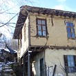 Старый сельский дом для продажи в горе недалеко от Троян