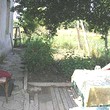 Один этажный дом и А новое здание в общий двор