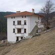 Просторный дом в горах для продажи недалеко от Пампорово