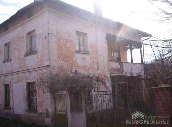 Просторные двух этажный дом возле Враца