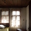 Традиционные дома возле Елена
