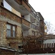 Два этажный кирпичный дом на берегу моря