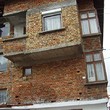 Два этажный кирпичный дом на берегу моря