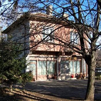 Дома в София