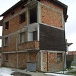 Незавершенный дом на берегу моря