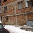 Незавершенный дом на берегу моря